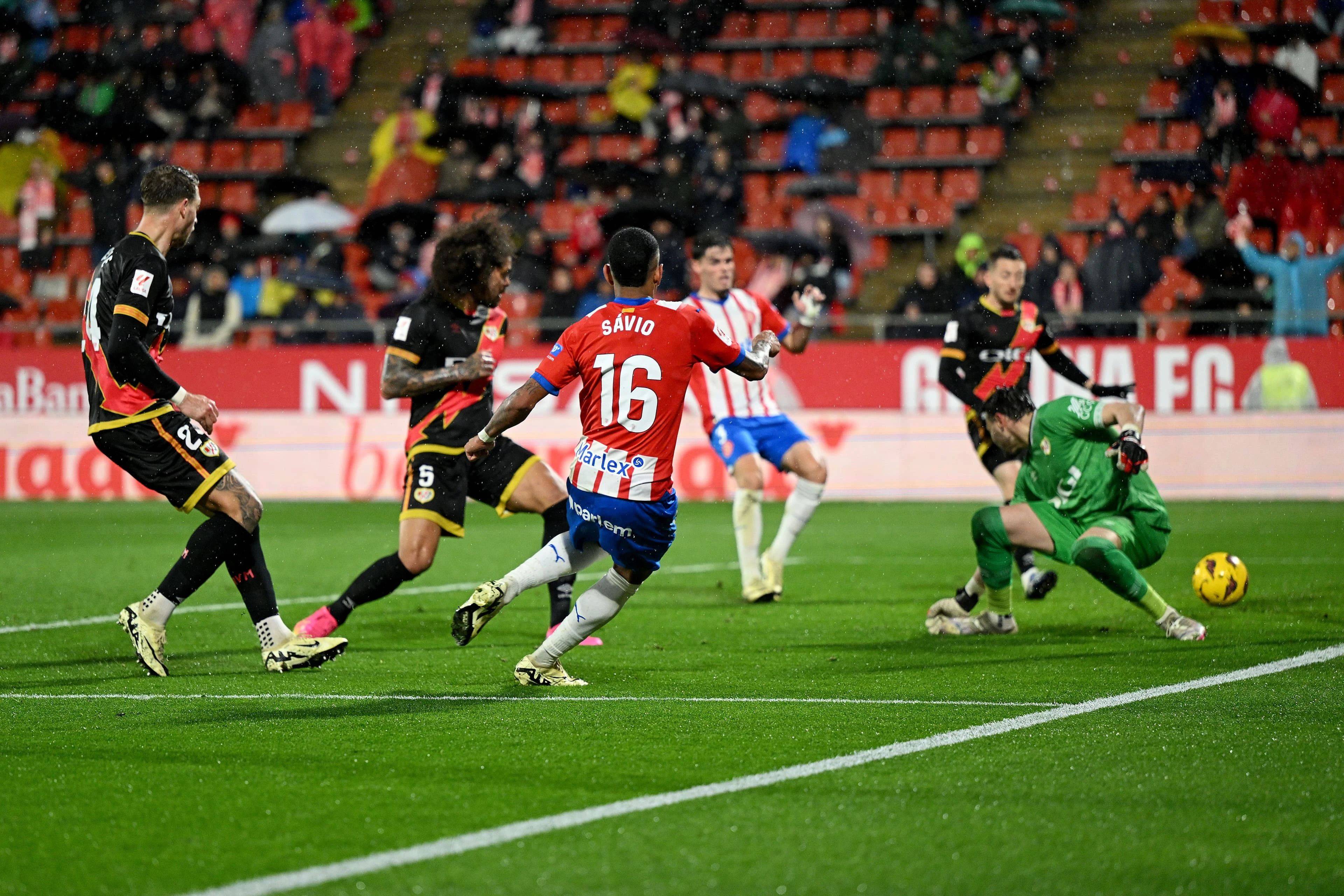  西甲今晚走向成谜；巴塞罗那复出首秀；媒体盛赞；训练强度明显提升